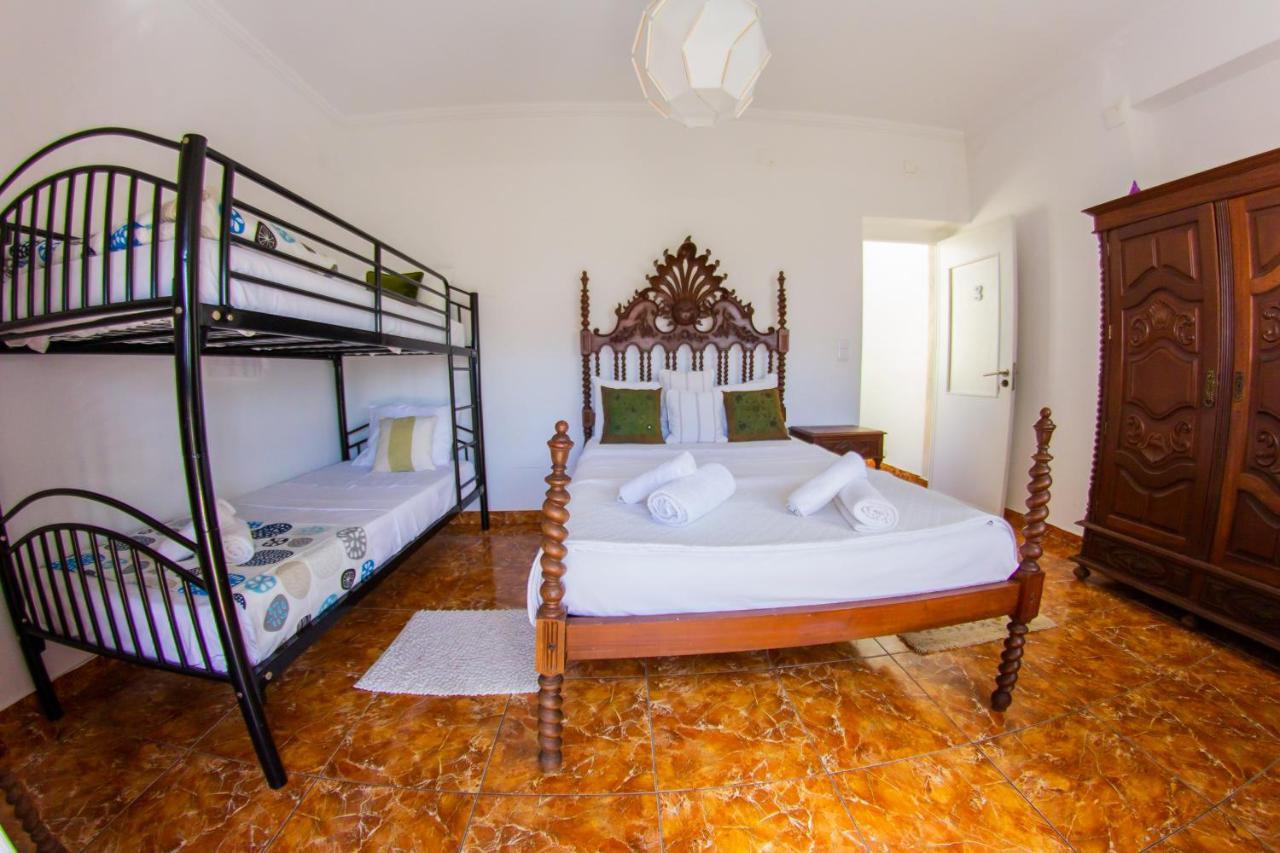 Lar Dois Coracoes Hostel Алжеш Екстериор снимка
