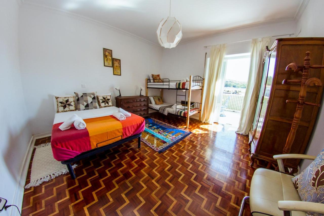Lar Dois Coracoes Hostel Алжеш Екстериор снимка